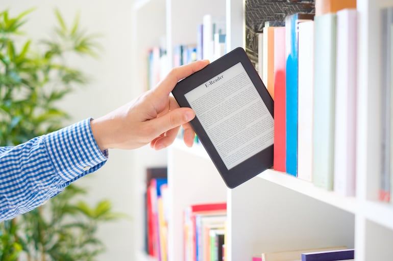 Concepto de e-Reader, e-Book, libro electrónico.