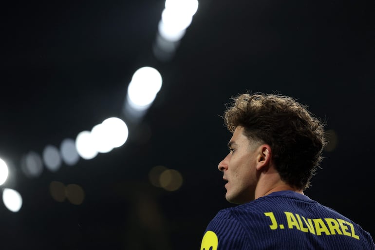 El argentino Julián Álvarez estuvo lejos del rendimiento del primer partido.