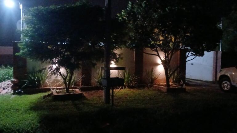 Los criminales interceptaron y redujeron a las víctimas poco antes de llegar de la residencia.