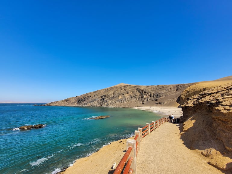 La Mina (Paracas, Ica), Perú.