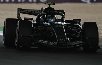 El piloto italiano de Mercedes, Kimi Antonelli, participa en la sesión de clasificación previa al Gran Premio de Japón de Fórmula 1 en el circuito de Suzuka, en la prefectura de Mie, el 28 de marzo de 2026. (Foto de ANDREW CABALLERO-REYNOLDS / AFP)