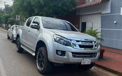 La camioneta que había sido robado en un asalto en Minga Guazú.