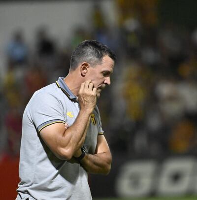 El argentino Víctor Eduardo Ceferino Bernay (55 años), entrenador de Guaraní.