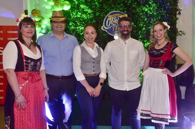 Mónica Acuña, Ronald Zarza, Patricia Caselli, Cipriano Saenz y Annette Buhk.