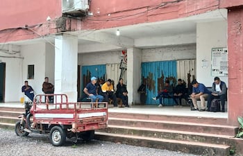Dirección de Tránsito de Villarrica queda sin insumos y suspende expedición de licencias por millonaria deuda con OPACI.