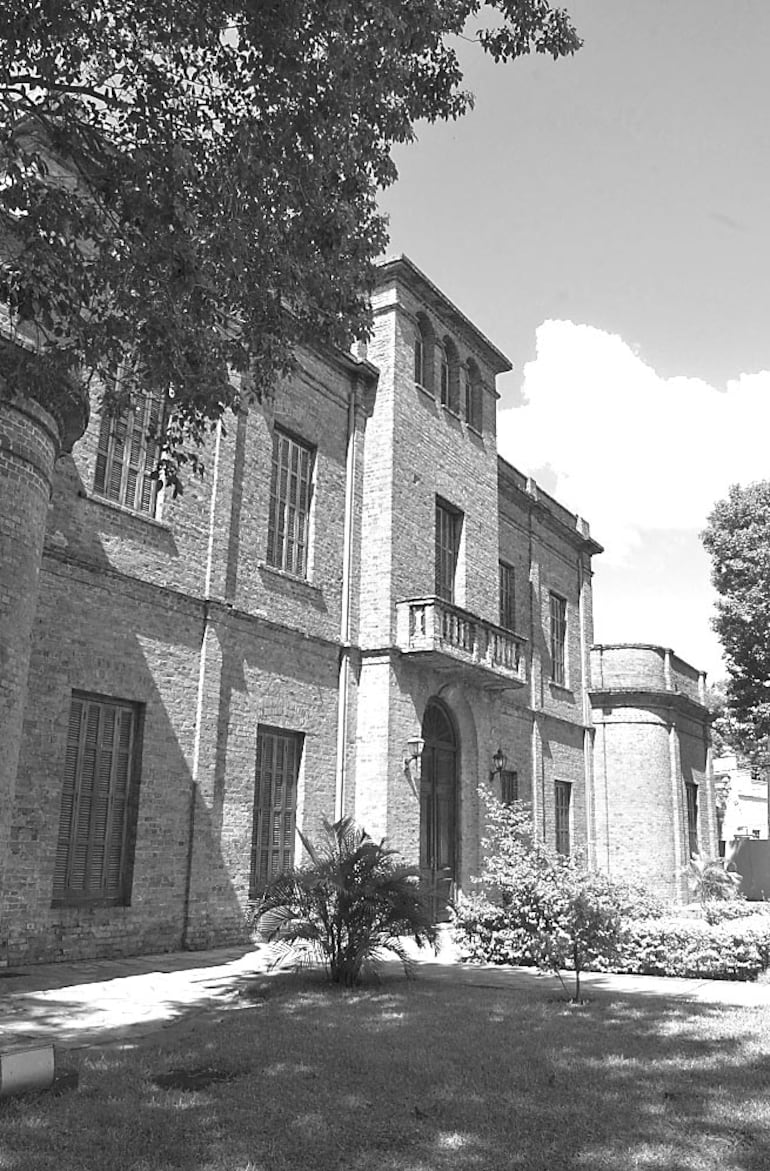 Sede de la Sociedad Científica del Paraguay que cumple 105 años.
