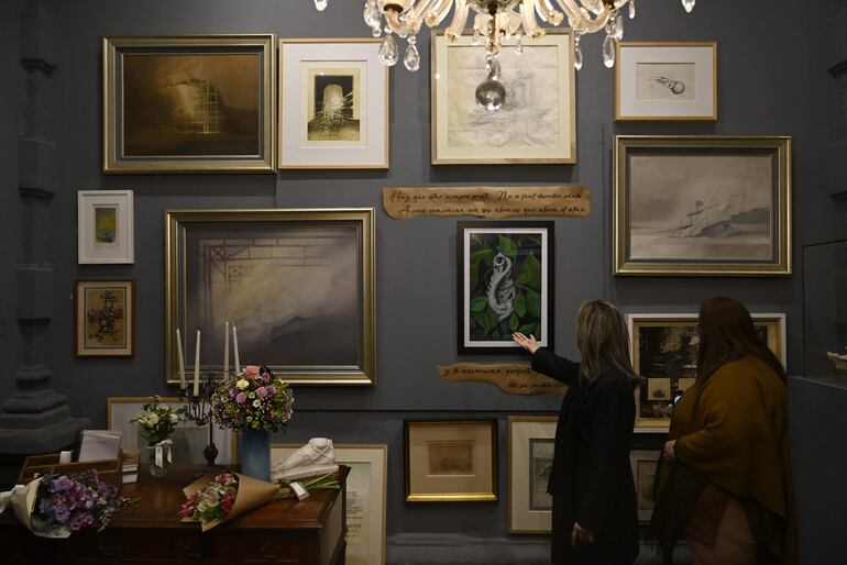 La presentación de “Almasenda” se realizó a par de la exposición “Aldabas de Almasenda".