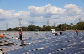Planta Solar Flotante de Itaipú.