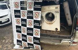 La Policía Nacional arrestó a un hombre de 23 años en el Cuarto Barrio de Luque con un lavarropas robado.