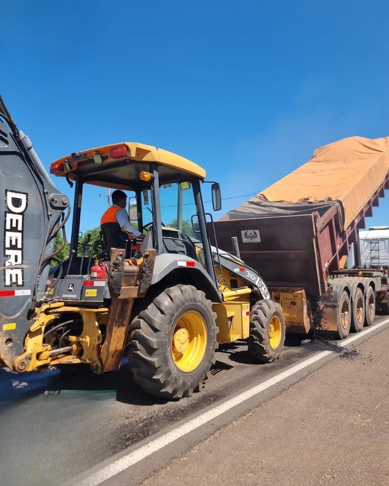 Tras presión ciudadana por muertes en Ruta PY08, se alista la reparación.