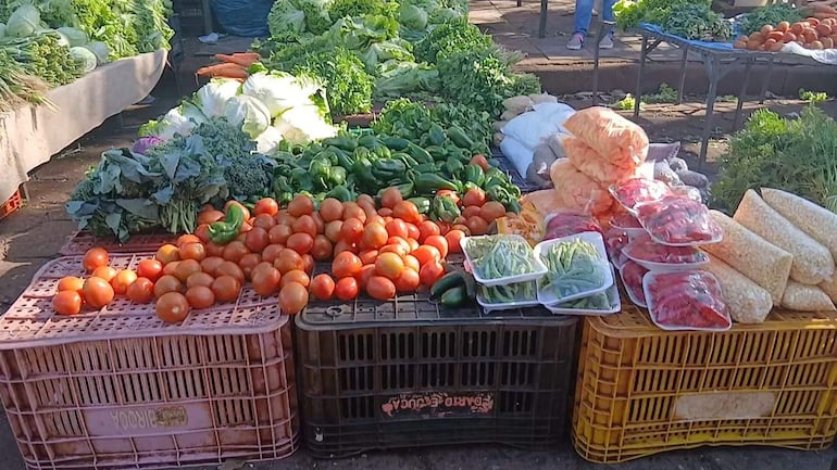 Feria de productos hortigranjeros, en el centro de Pedro Juan Caballero.