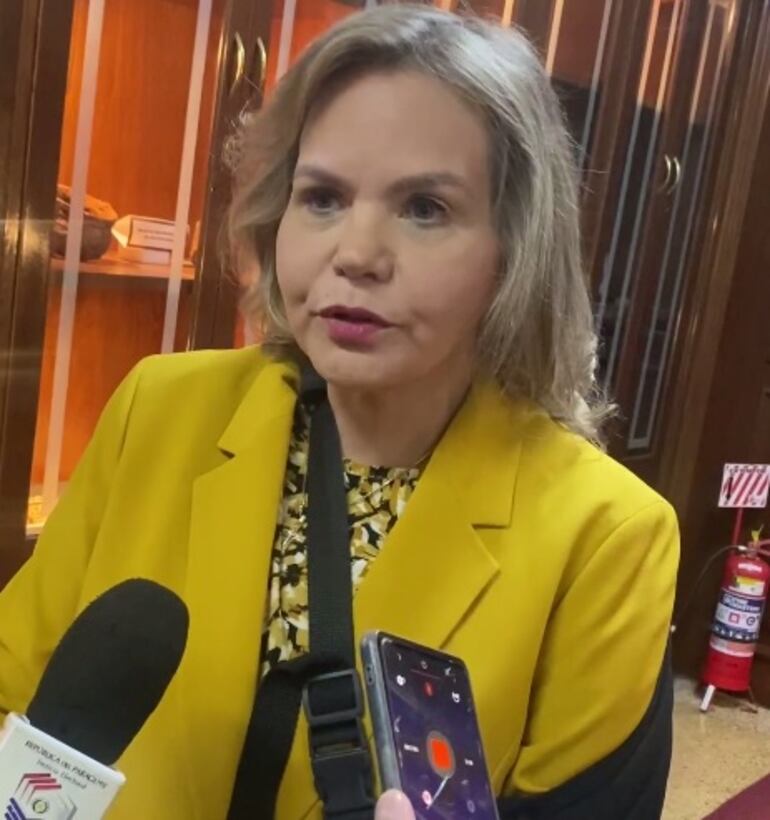 Lilian Samaniego, senadora colorada disidente y aspirante a la presidencia de la ANR.