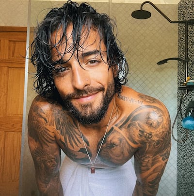 El colombiano Maluma regaló unas postales hot a sus fans de Instagram.