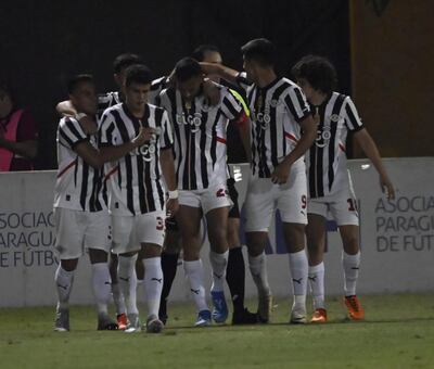 Libertad festeja el ingreso a la final de la Copa Paraguay