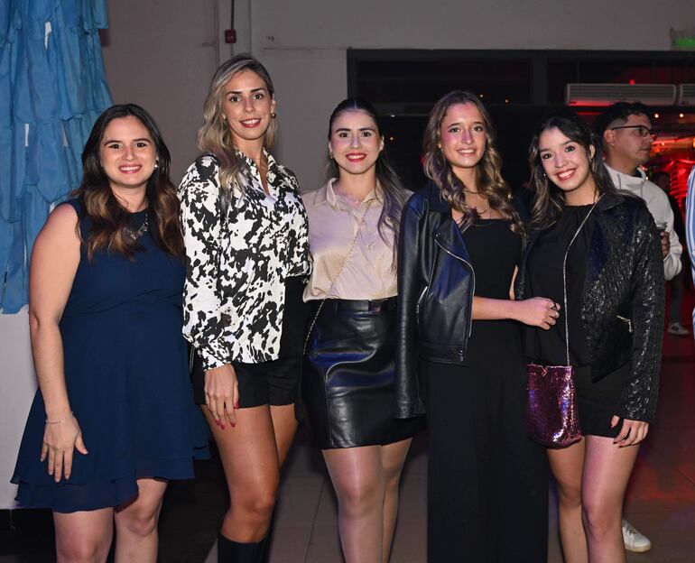 Suely Cabral, Meybell Olmedo, Micaela Zorrilla, Jimena Leguizamón y Luján Aylén Aguayo.