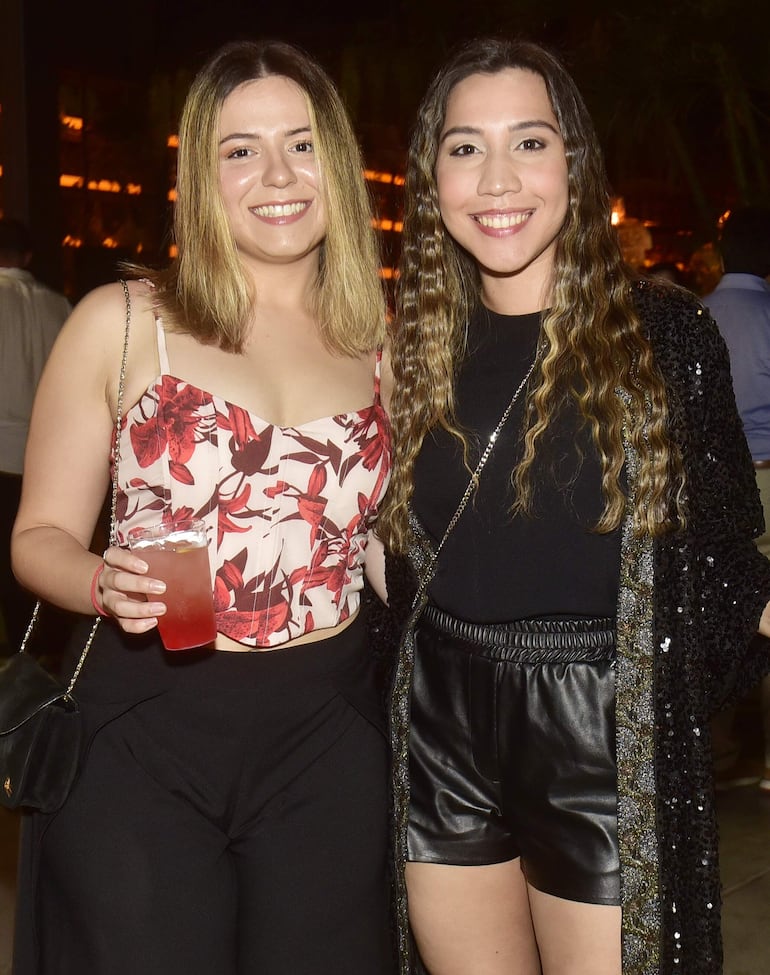 Andrea Riego y Maira Domínguez.