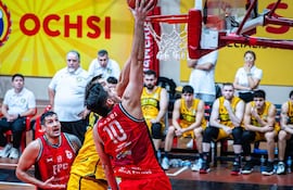 Félix Pérez se impuso a Colonias Gold, en el duelo de este jueves.