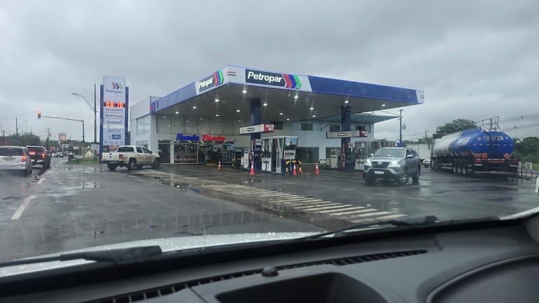 Servicentro de Villa Hayes, ligado a "Bachi" Núñez, estaba cerrado esta mañana según los reportes. 