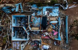 Fotografía aérea que muestra la destrucción causada por un tornado en Rio Bonito do Iguaçu (Paraná, Brasil).