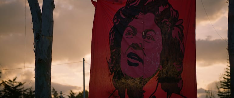 Imagen de la defensora ambiental hondureña Berta Cáceres, asesinada en 2016, por su lucha contra el proyecto hidroeléctrico Agua Zarca en el río Gualcarque. 