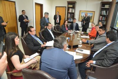 Ayer se acordó tratar mañana 13 puntos. Se requiere de 41 votos para ratificarse sobre “puertas giratorias.