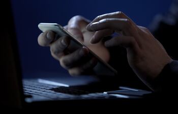 La Policía pide extremar cuidados con las llamadas y mensajes de números desconocidos.