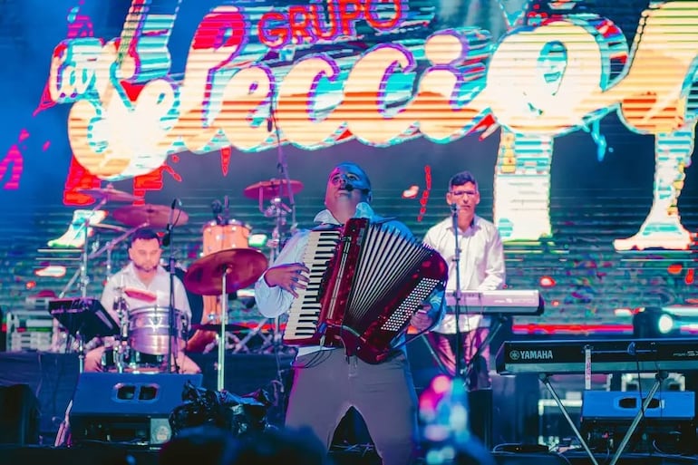 La selección emocionó a las familias con canciones bailables.