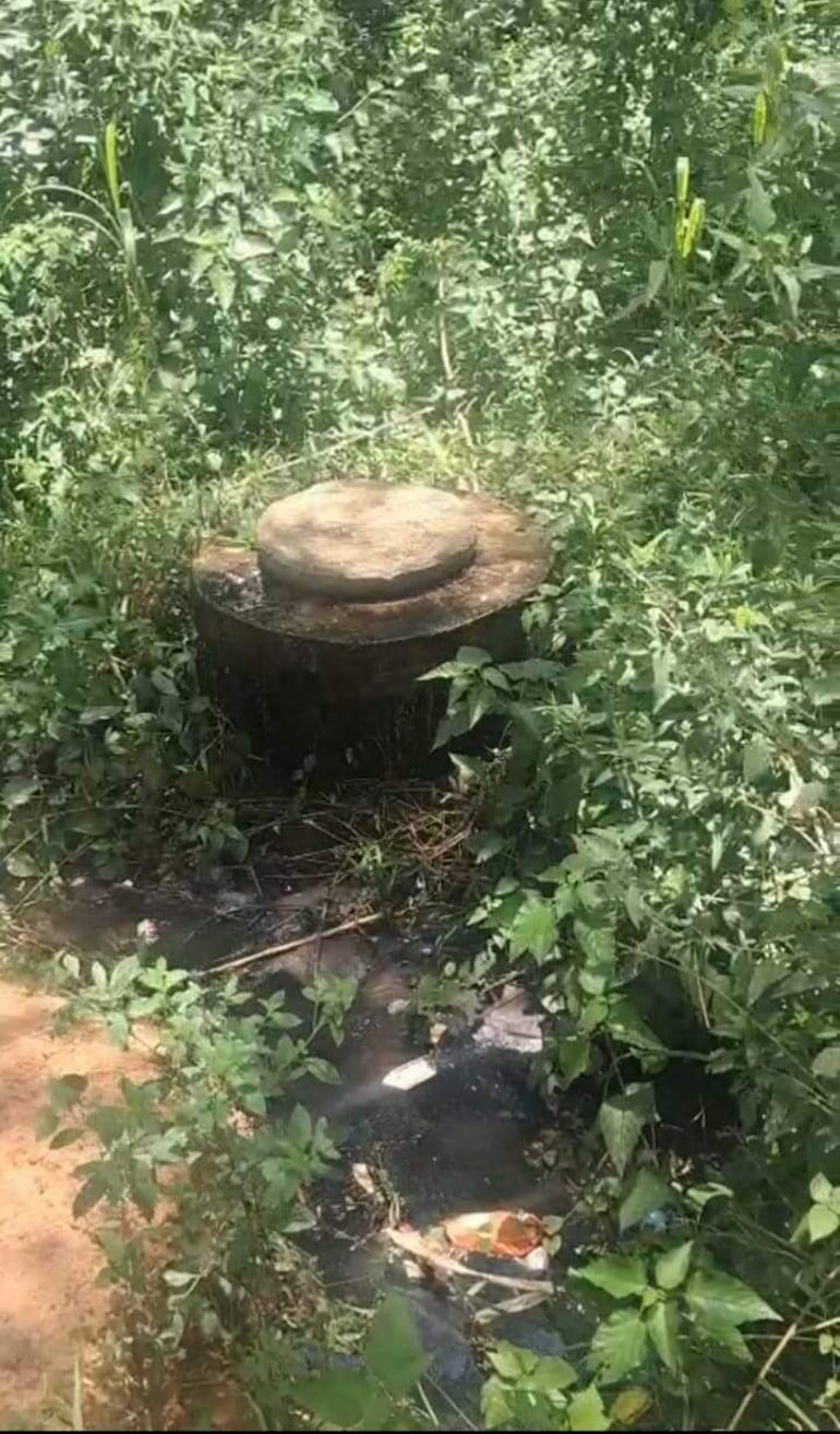 Registro instalado a la vera del arroyo Piro’y habría causado la contaminación.