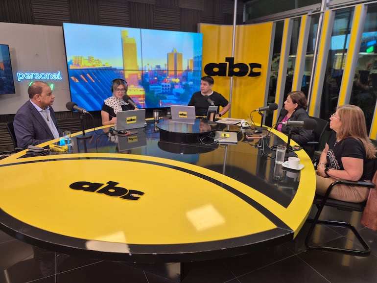 Crisis en la salud pública: entre infraestructuras vacías y el agotamiento profesional