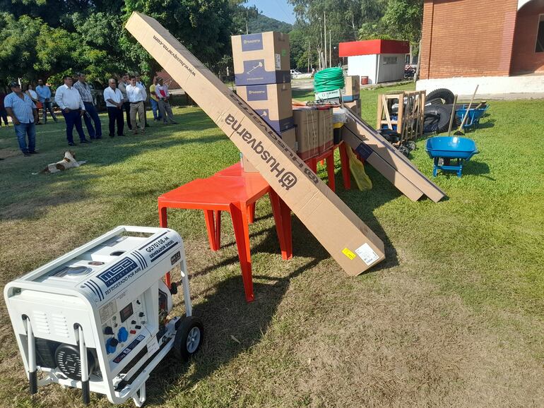 Materiales y equipos adquiridos por la gobernacion para ser destinados a la seccion de vialidad.