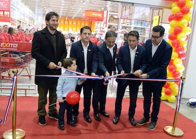 Directivos de la firma realizaron el corte de cinta oficial de Éxito Súper Mayorista.
