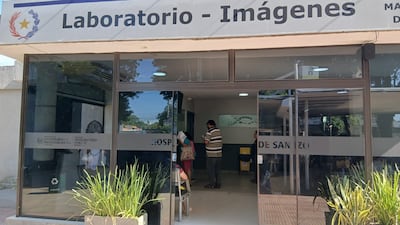 Funcionarios del Hospital de Calle´í, según las denuncias, cortan las filas de los pacientes que van para hacerse sus análisis clínicos.