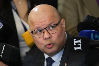 El ministro de Economía y Finanzas, Óscar Lovera, habla durante la presentación del proyecto de ley del Presupuesto General de la Nación 2027, EFE