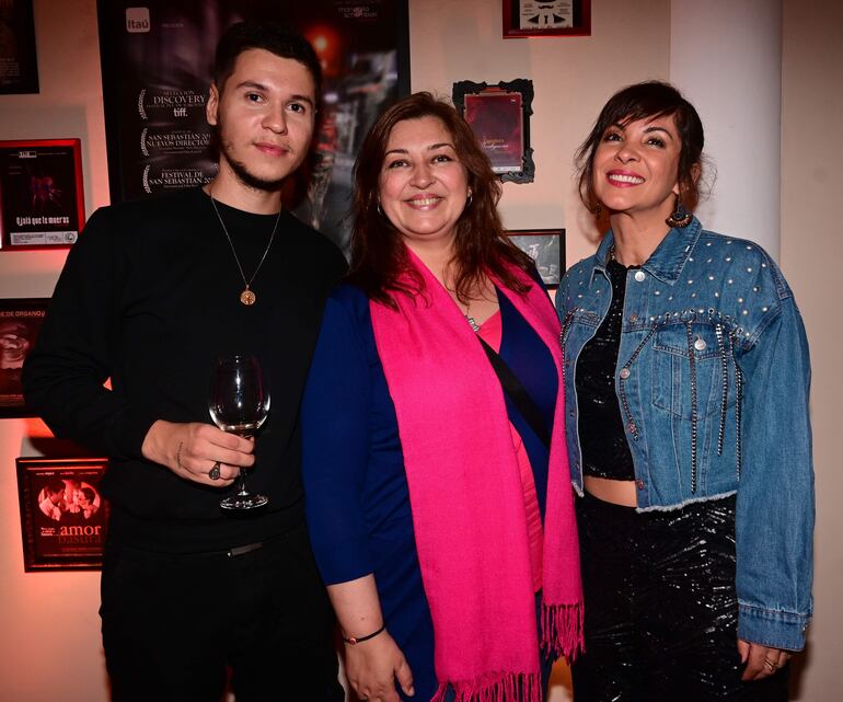 Rodrigo Pastore, Alicia Guerra y Andy Romero.
