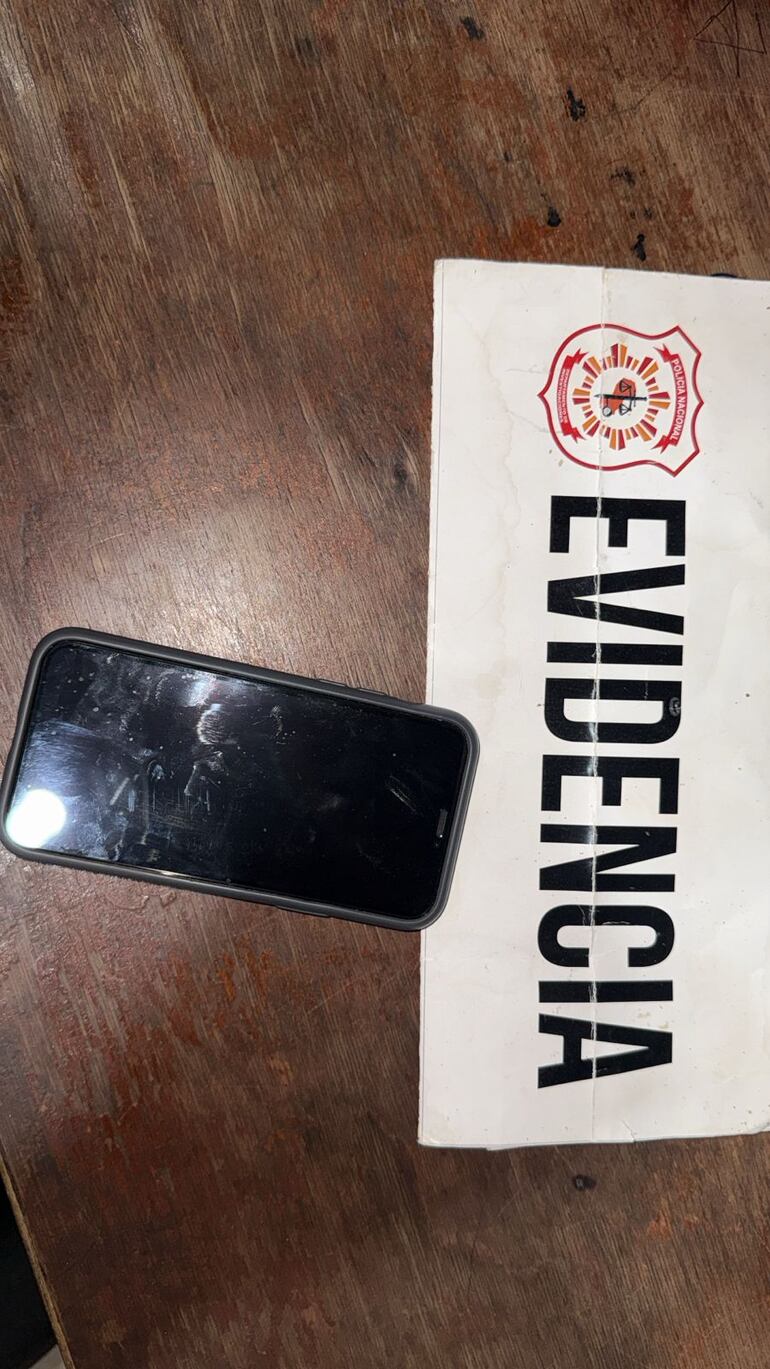 El teléfono del artista también fue incautado y remitido a Criminalística para ser sometido a peritaje.