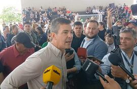 Peña niega que persista tensión en la ANR y afirma que el Partido Colorado llega fuerte a las municipales.