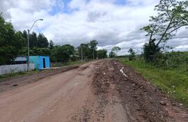 Municipalidad vuelve a enripiar ruta asfaltada ante abandono del MOPC: “Está mudo”, critica intendente de San Pedro de Ycuamandyyú