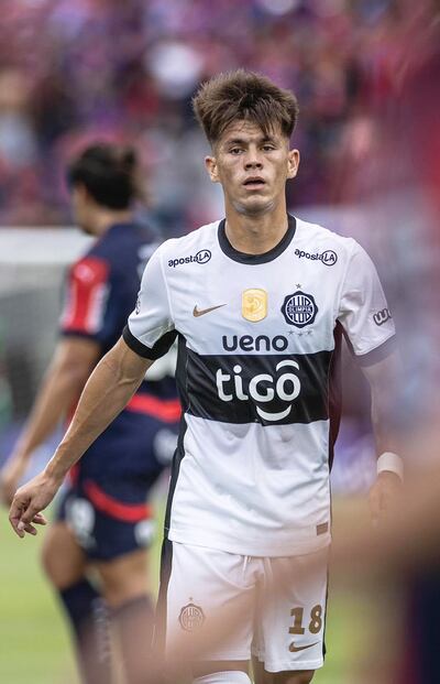 Javier Domínguez (24 años), destacado volante franjeado.