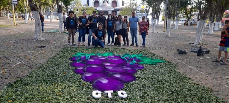 Monseñor Valenzuela exhortó a los feligreses a nutrirse de Cristo