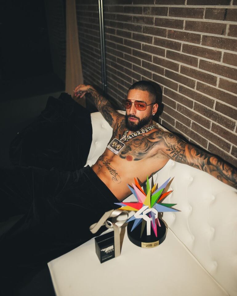 Maluma recibió el reconocimiento Global Icon en Los 40 Music Awards. Además, ganó el premio a Mejor Gira de la categoría Latina. (Instagram/Maluma)