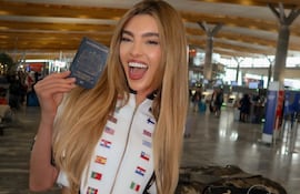¡Feliz rumbo a Paraguay! Chloé Chambers, la novia del piloto Oliver Solberg. Ahora, la modelo e influencer ya está en Encarnación.