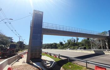La pasarela peatonal contará con un ascensor para brindar mayor seguridad y comodidad a las personas.
