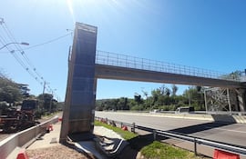 La pasarela peatonal contará con un ascensor para brindar mayor seguridad y comodidad a las personas.