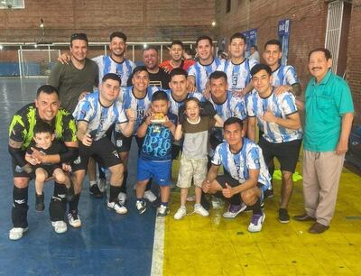 Fomento festejó el triunfo a J. Meza y el pase a la final.