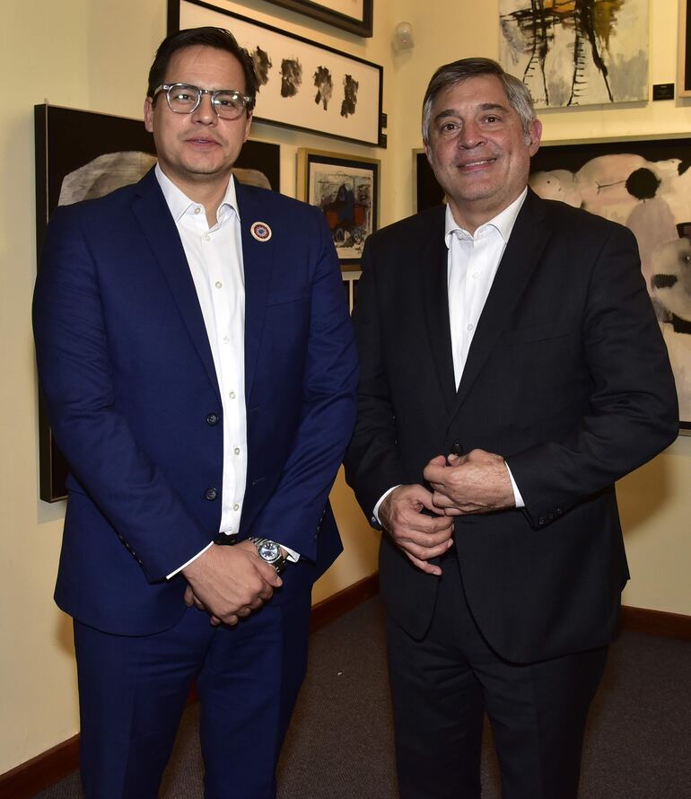 el viceministro de Educación Superior, Federico Mora y el Ministro de Educación y Ciencias, Luis Ramírez.