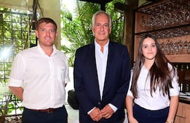José Ignacio Lucas, Ing. Rodrigo Artagaveytia y Leticia Gómez en la presentación de la “Feria de Plata”.