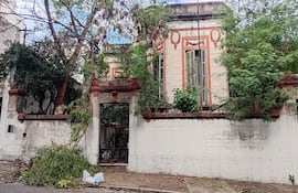 La propiedad de Serafina Dávalos, declarada Patrimonio Cultural, que se encuentran en un estado deplorable.