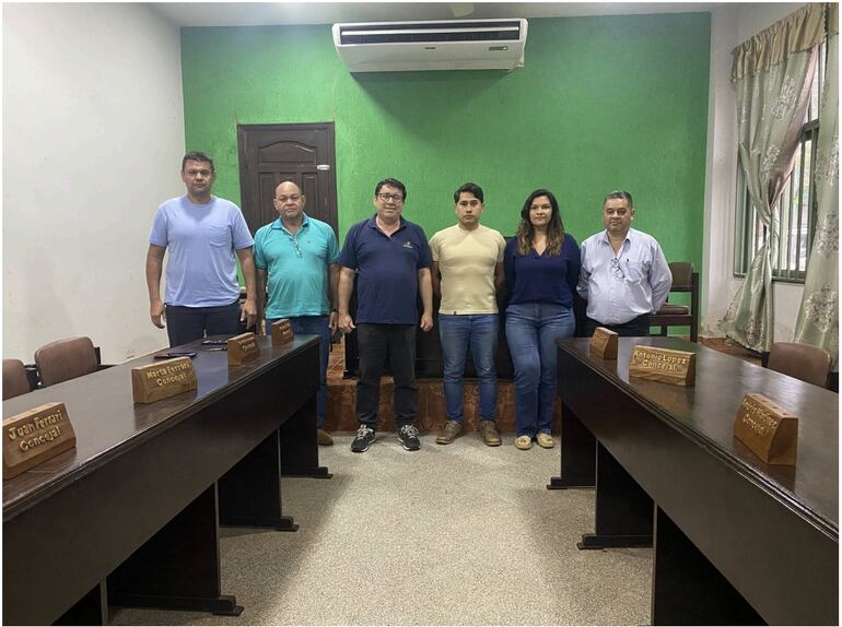 Concejales opositores de Julián Augusto Saldívar.