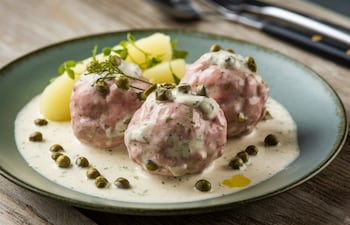 Königsberger Klopse, albóndigas en salsa de alcaparras.