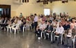 El viceministro de la Vivienda, Ing. Víctor Villasboa, con los desarrolladores inmobiliarios, durante la presentación del programa Cheroga Porä, en el Centro Paraguayo de Ingenieros.